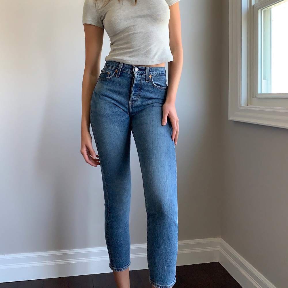 Levi's High Rise Slim Straight Jeans in Medium Blue